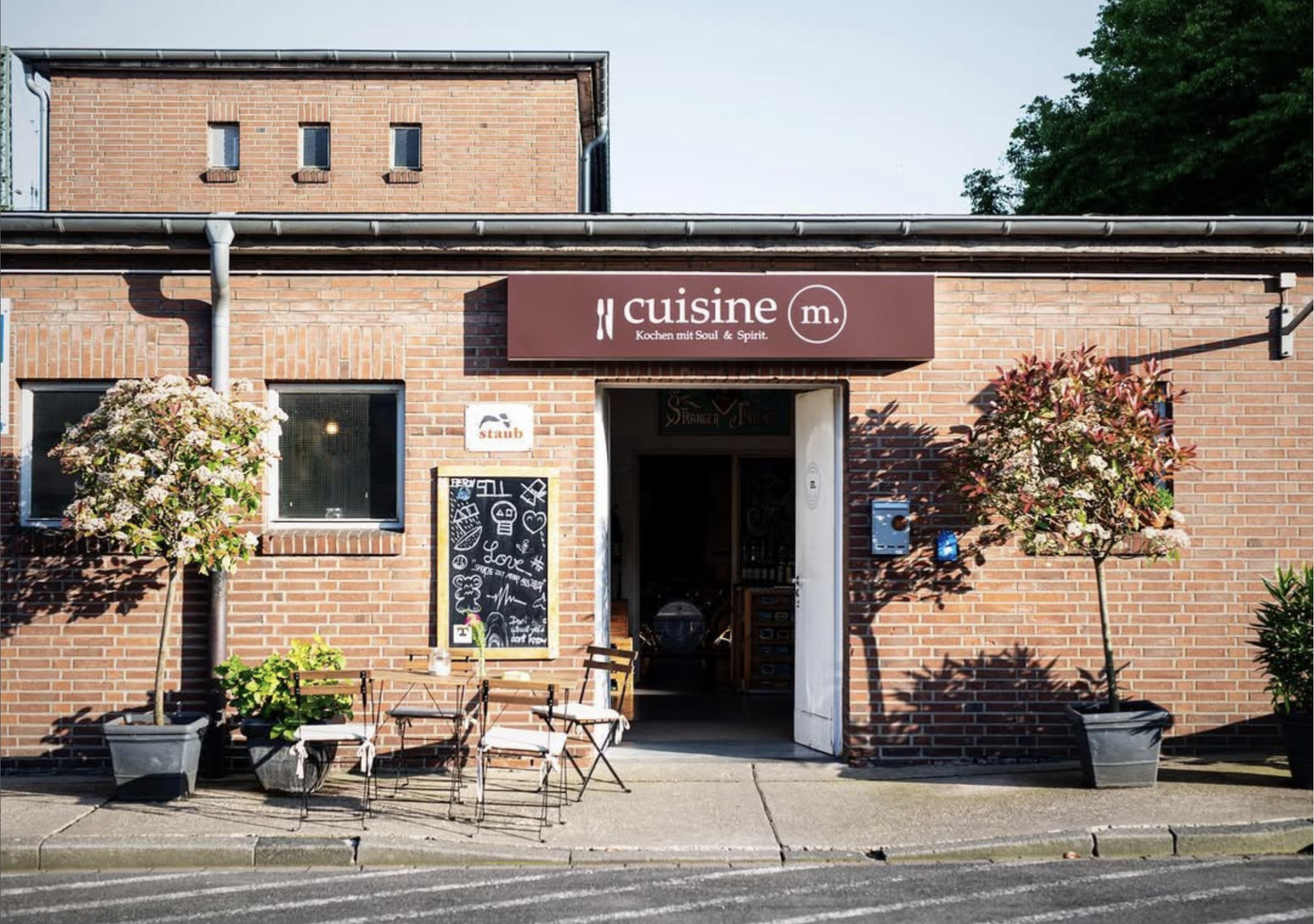 EIngang der cuisine m. von Michael Uhlemann zwischen Kulturfabrik und Schlachthof Krefeld