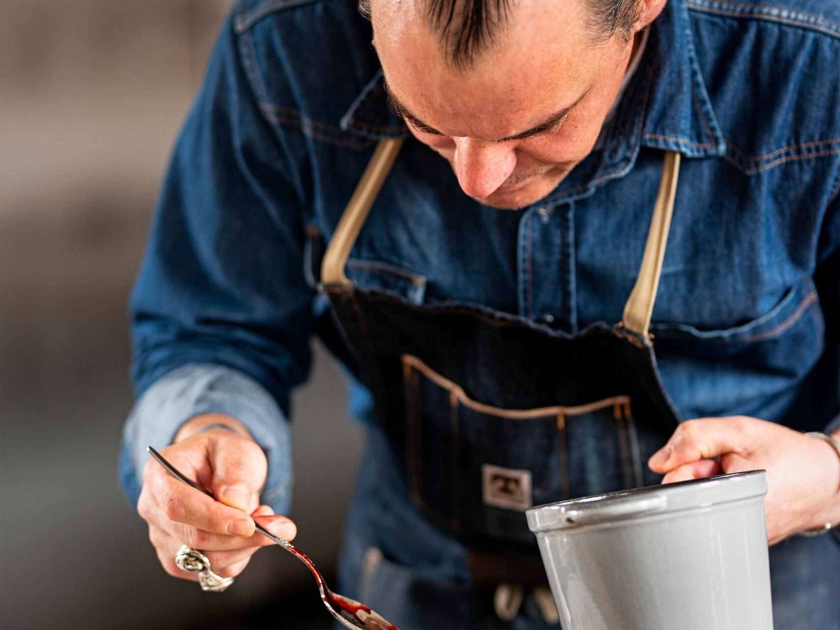 Michael Uhlemann bei der Arbeit in seiner cuisine m.